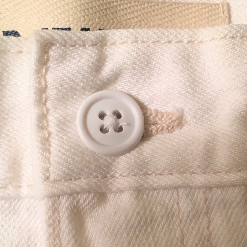 GAP JEANS Antique White Multi-Pocket 3" Shorts - Picture 4 of 7